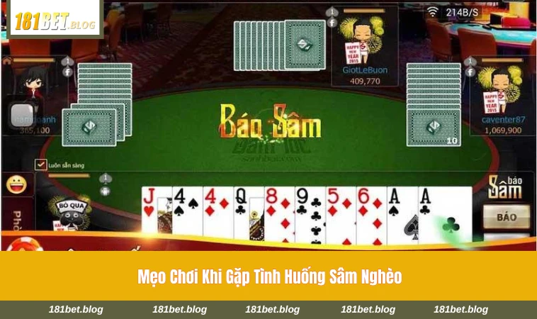 Người chơi quan sát và chờ thời điểm ra bài hợp lý